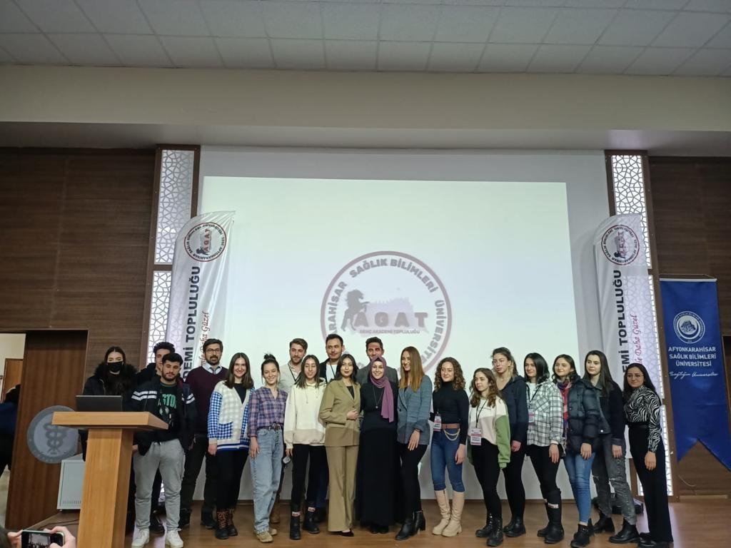112 Davet Merkezi Müdürü Dr. Doğa, mesleksel yaşanmışlıklarını bir araya getirmekle heyecanlar.