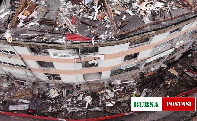 130 esnafın tahliye edildiği işhanının yıkımına başlandı