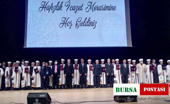 19 hafız törenle belgelerini aldı