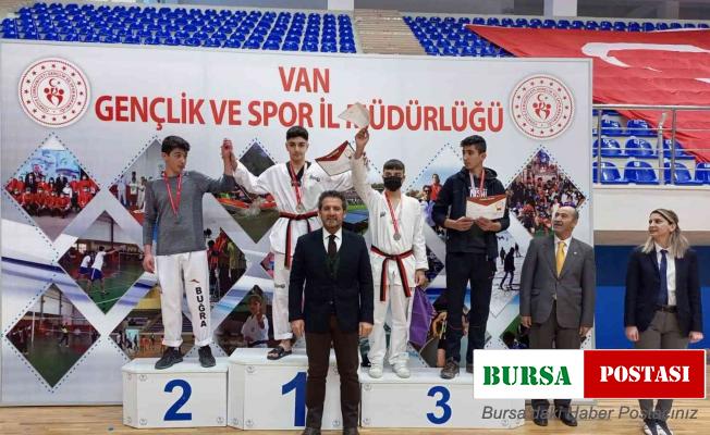 350 taekwandocunun katıldığı müsabaka sona erdi