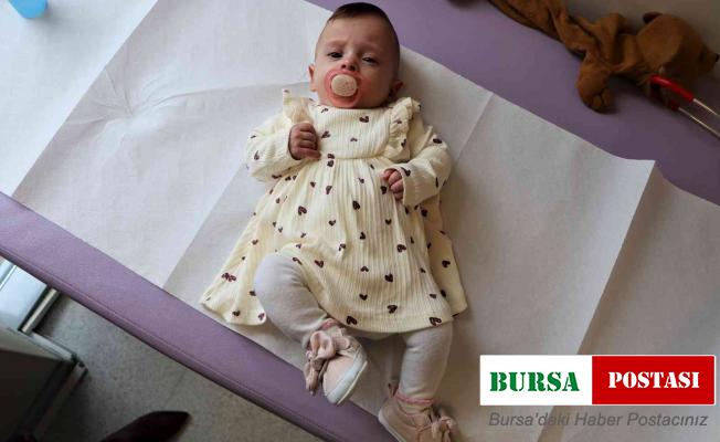580 gram doğan Sude bebek hayata tutundu