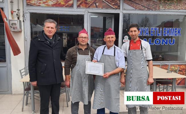 66 Yaşındaki etli ekmek ustasına usta öğretici belgesi verildi