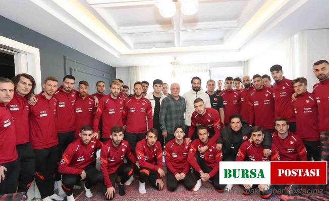 A Milli Takım’dan, Ahmet Çalık’ın ailesine ziyaret