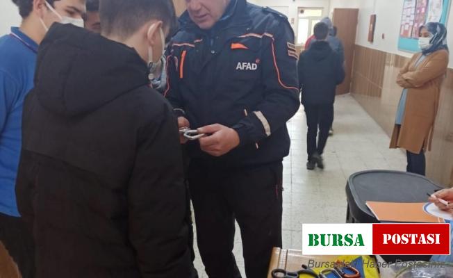 AFAD ekipleri lise öğrencilerini bilgilendirdi