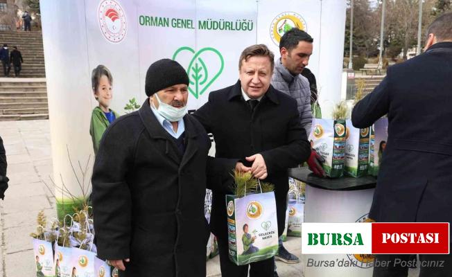 Afyonkarahisar’da 5 bin fidan dağıtıldı