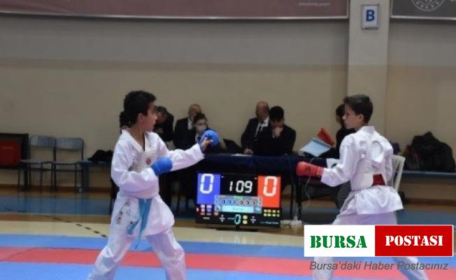 Afyonkarahisar’da karate grup müsabakaları başladı