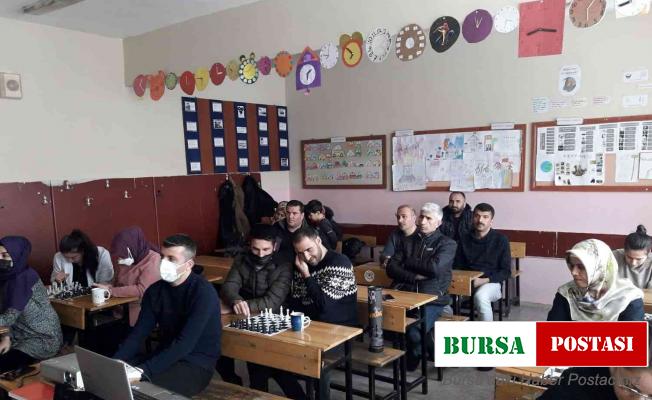 Ağrı’da öğretmenlere yönelik satranç eğitimi kursu açıldı