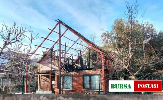 Ahşap ev alevlere teslim oldu