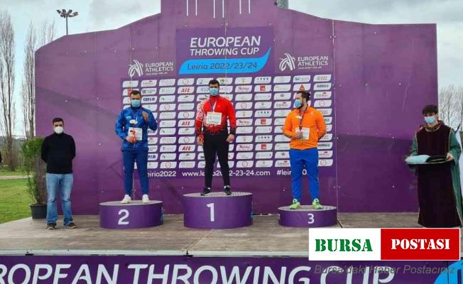 Alperen Karahan güllesine altın madalyayı taktı