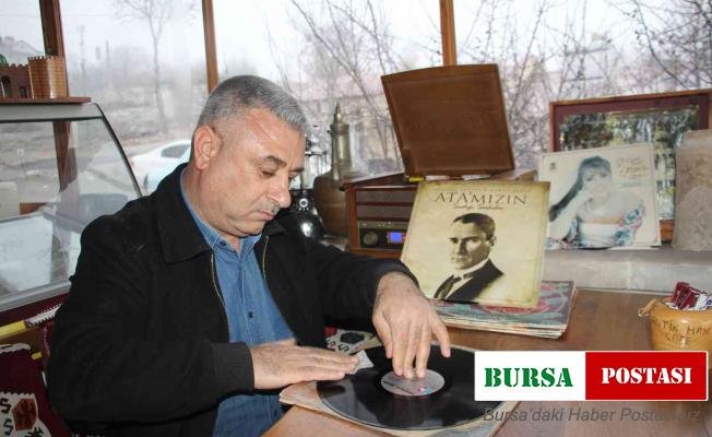 Antika tutkusu sayesinde işlettiği kafe müzeye döndü