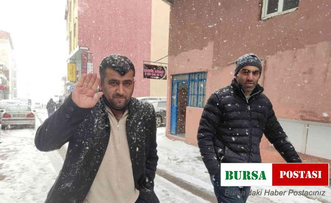 Ardahan’da kar yağışı nedeniyle 106 köy yolu ulaşıma kapandı