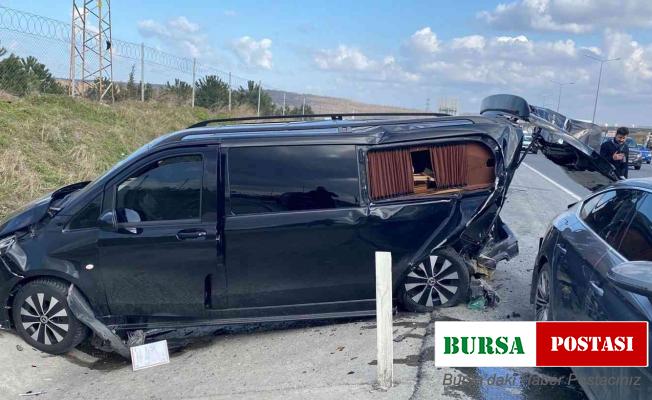 Arnavutköy’de 3 araç birbirine girdi: 1 yaralı