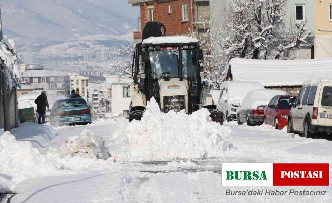 Atakum Belediyesi’nden aralıksız kar mücadelesi