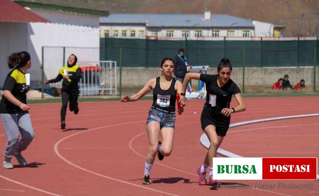 Atletizm yarışları nefes kesti