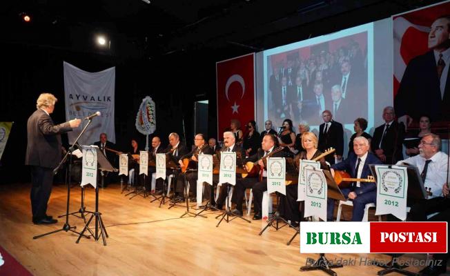 Ayvalık Eğitime Destek Derneği yararına, korist Ömer Öner’in anısına konser düzenlendi