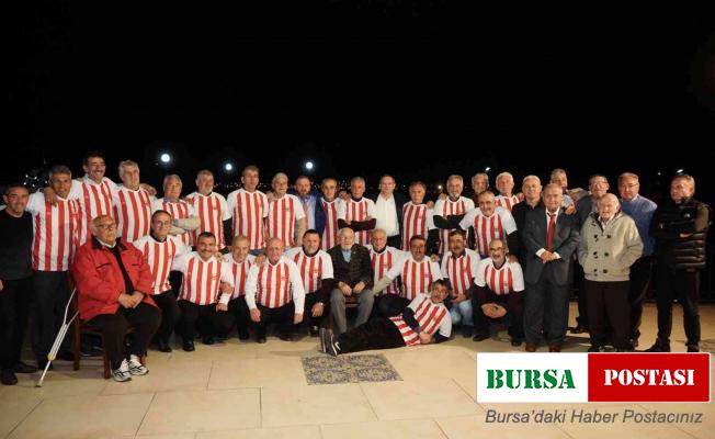 Ayvalık’ta Ergün Tekincan’ saygı gecesinde efsane futbolcular buluştu
