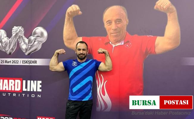 Babasının anısına düzenlenen şampiyonada altın madalyanın sahibi oldu