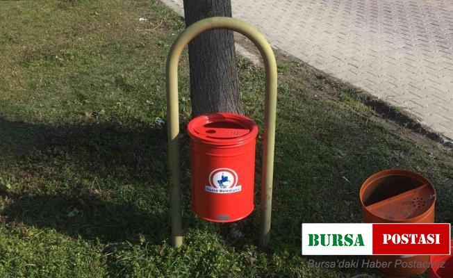 Bahçeşehir bölgesinde çöp kutuları yenilendi