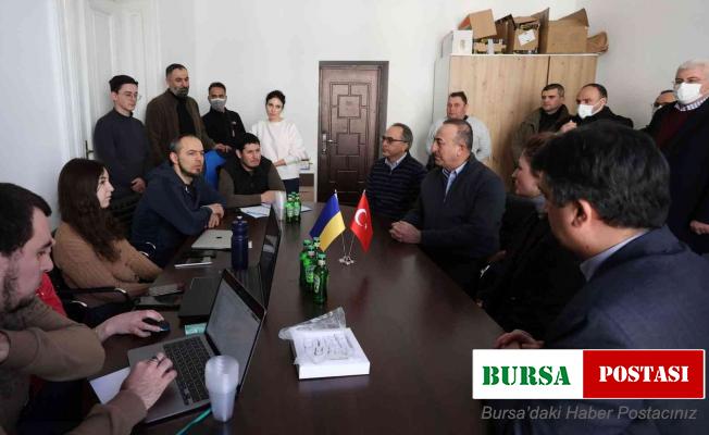 Bakan Çavuşoğlu, Kırım Tatar Koordinasyon Merkezi’ni ziyaret etti