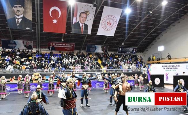 Balıkesir’de Halk oyunları şenliği yapıldı