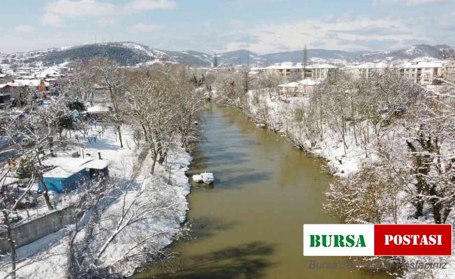 Bartın Irmağı’nda kar manzaraları dron ile görüntülendi
