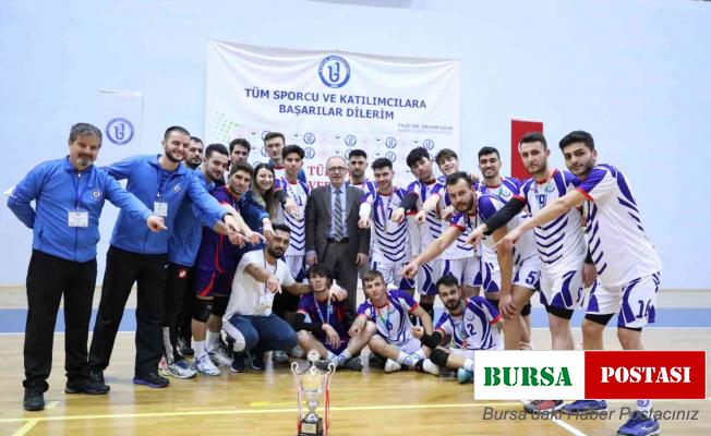 Bartın Üniversitesi Erkek Voleybol Takımı 1. Lig şampiyonu oldu