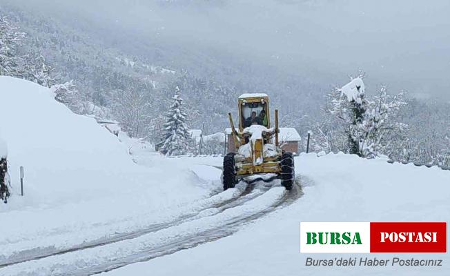 Bartın’da bin 60 rakımlı köyde kar kalınlığı 160 santimetreye ulaştı