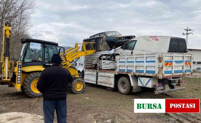 Başiskele’de hurda araçlar toplanıyor