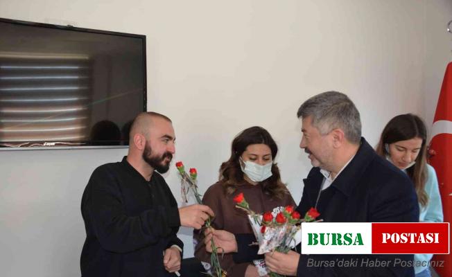 Başkan Akçadurak sağlık çalışanlarını ziyaret etti