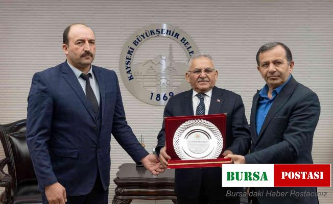 Başkan Büyükkılıç’a Tomarza çiftçileri adına ‘teşekkür’ plaketi