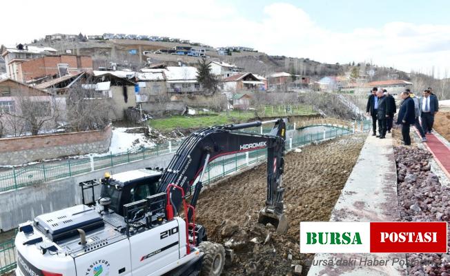 Başkan Çınar, Yeşilyurt güreş sahası çalışmalarını inceledi