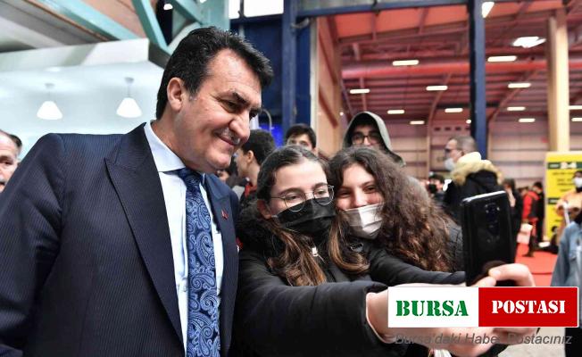 Başkan Dündar’dan gençlere kandil simidi