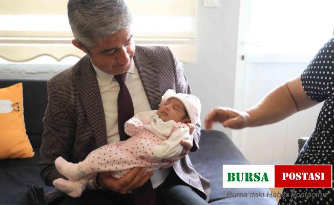 Başkan Oktay, ailelerin bebek sevincine ortak oluyor