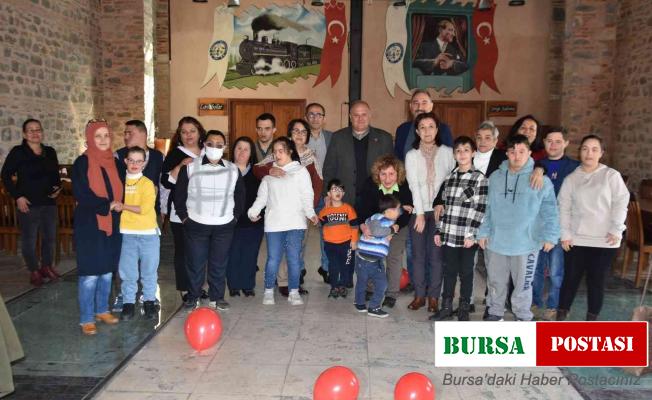 Başkan Özcan özel çocukları yalnız bırakmadı