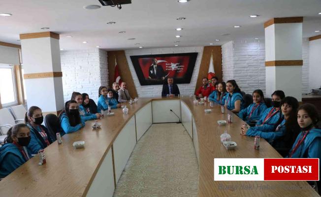 Başkan Özdemir: “Her zaman öğrencilerimizin yanındayız”