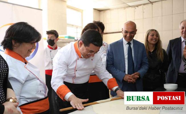 Başkan Tütüncü, gençlik buluşmasında mantı açtı