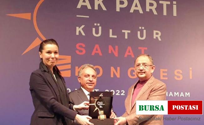 Başkan Yalçın Ankara’dan ödülle döndü