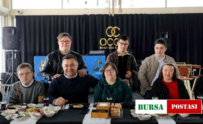 Başkan Yücel, down sendromlu bireylerle kahvaltıda buluştu