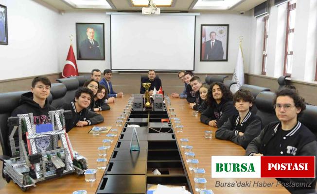 Başkan Yüksel, ABD yolundaki şampiyonları ağırladı