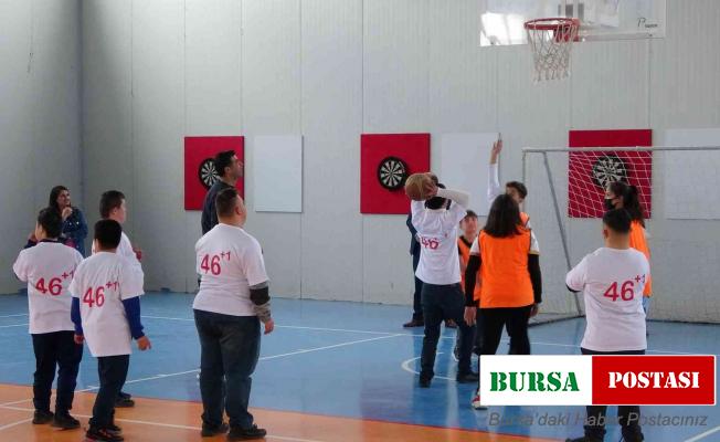 Basketbol maçı, down sendromlu çocukların yüzünü güldürdü
