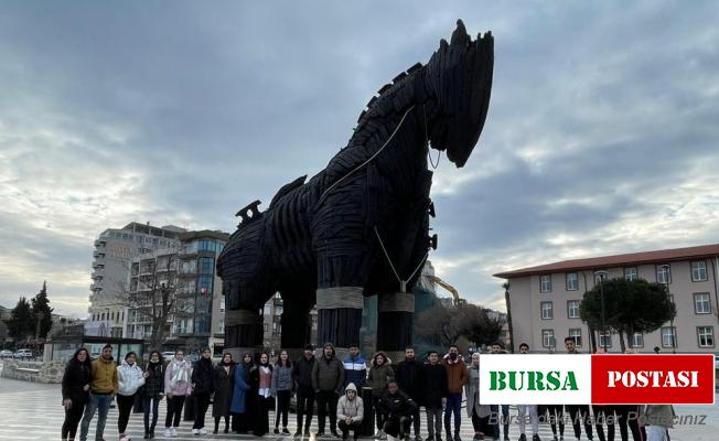 Batman Üniversitesi öğrencileri Sivas Ankara ve Çanakkale’yi gezdi