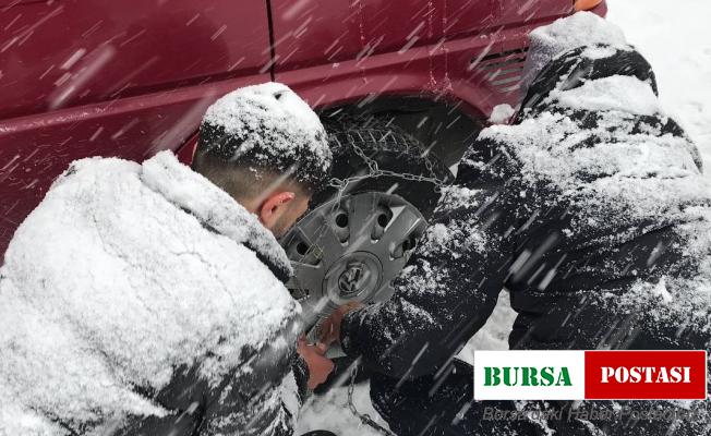 Bayburt’ta kar ve tipiden kapanan 115 köy yolu ulaşıma yeniden açılıyor