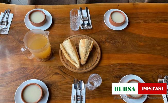 Baytar Steakhouse, 18 Mart’ı unutturmadı cephedeki menüyü müşterilerine ikram etti