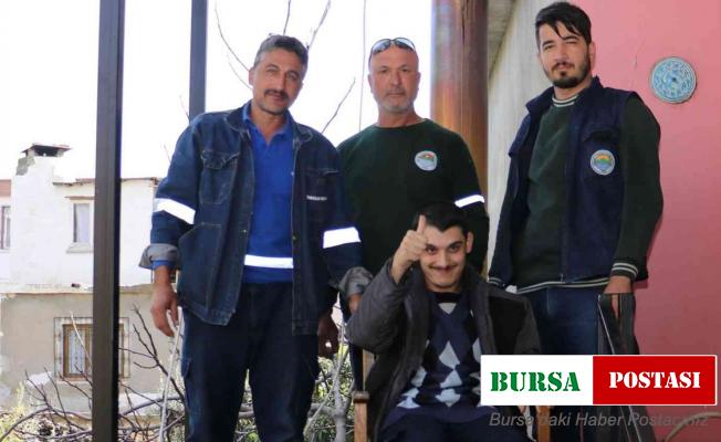 Bedensel engelli gencin evine engelli rampası