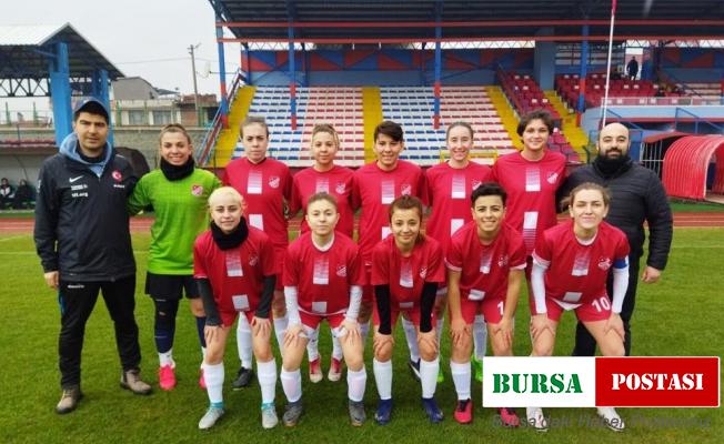 Bilecikspor kadın futbol takımı bir düzineden fazla gol attı