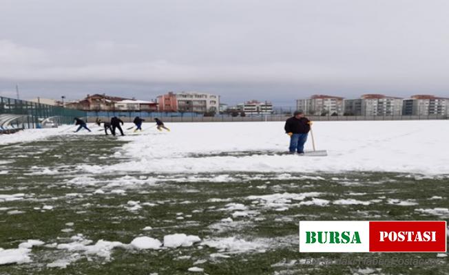 Bilecik’te futbol müsabakalarına kar engeli