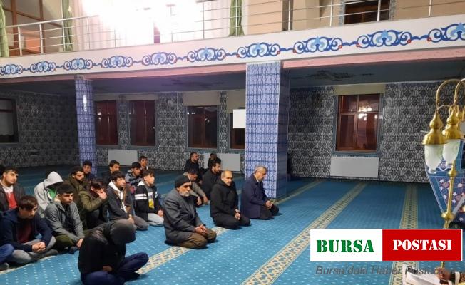 Bingöl’de öğretmenler ve öğrenciler sabah namazında buluştu