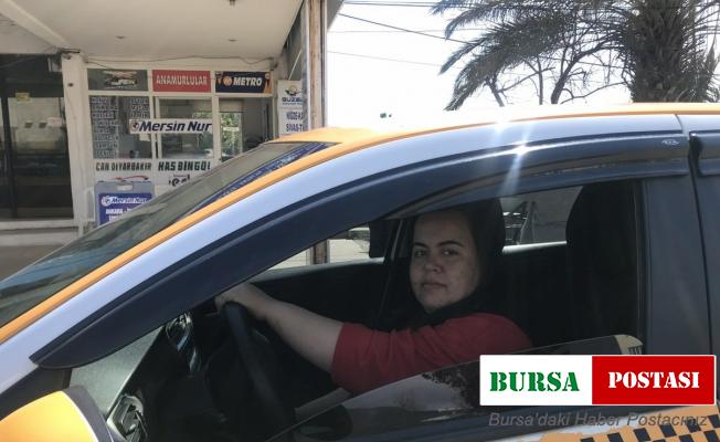 Bozyazı’nın ilk ve tek kadın taksi şoförü, müşterilerin ilgi odağı oldu