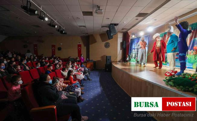 Bucalı çocuklar tiyatroya doydu