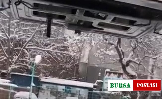 Bursa’da kar ve buzu eğlenceye çevirdiler